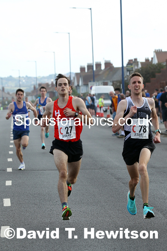 Senior mens 6 stage relay, 2021 Northern 6 and 4 Stage and Young Athletes Road Relays, Redcar. Photo: David T. Hewitson/Sports for All Pics